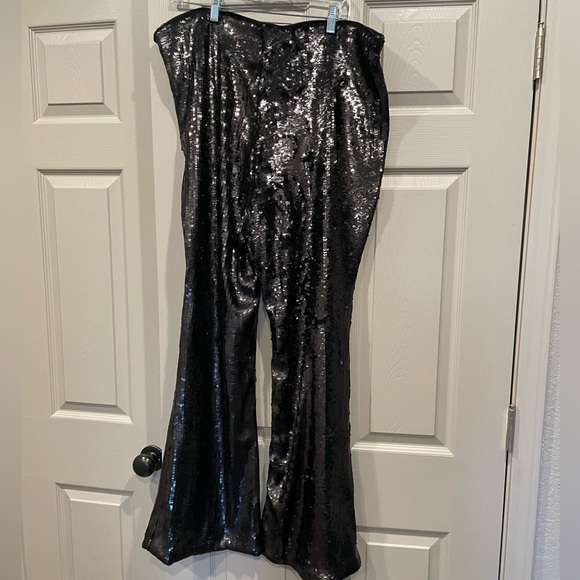 High-Rise Sequin Full Length Flare Pants - Picture 4 of 8